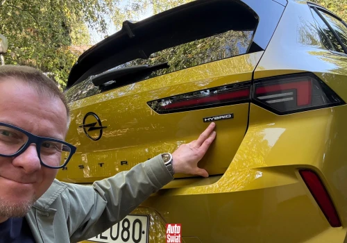 Opel Astra po liftingu to świetne auto. A jak sprawdza się z hybrydą na bazie silnika 1.2? Sprawdzam