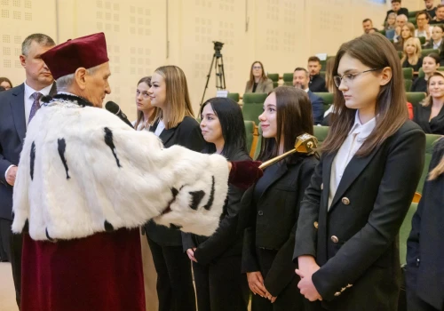 Inauguracja w WSPiA. Rektor: „Nasz wysiłek się opłaca”