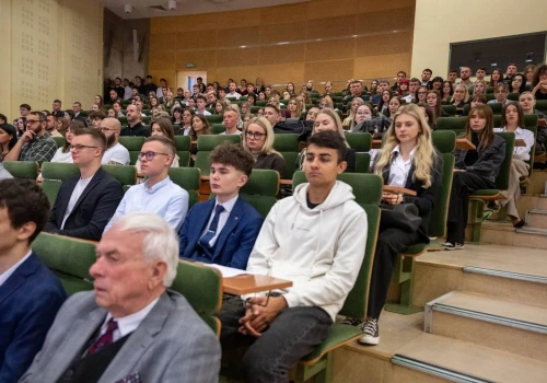 Kilka tysięcy studentów rozpoczęło rok akademicki w WSPiA Rzeszowskiej Szkole Wyższej