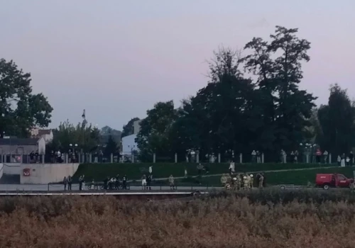 Policjant po służbie w wywróconej łodzi. Był pod wpływem alkoholu