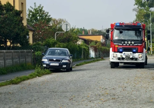 Strażacy dotarli przed karetką. Liczyły się minuty. Tak możesz uratować życie bliskiej osoby