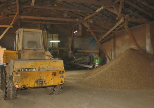 Nowa przetwórnia rolna pod Lwowem: pellet na opał i granulaty paszowe z odpadów roślinnych