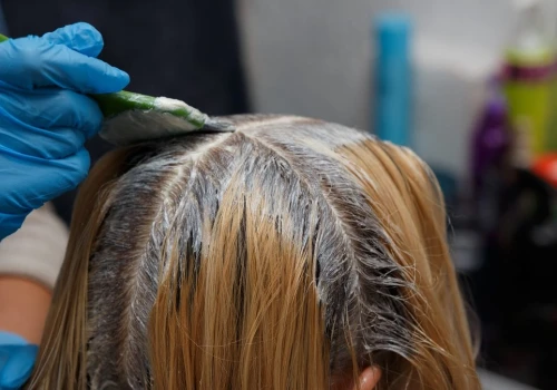 Koloryzacja idealna na jesień. Co druga klientka prosi o nią u fryzjera