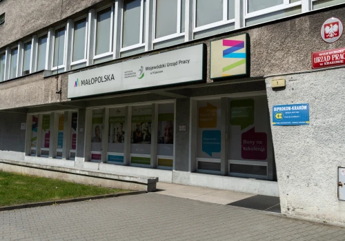 Staż z urzędu pracy to szansa na etat. Można dostać 2854 zł stypendium i dni wolne