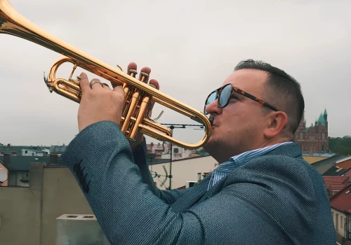 Polo Vibes z premierą nowości „Co tam u Ciebie”