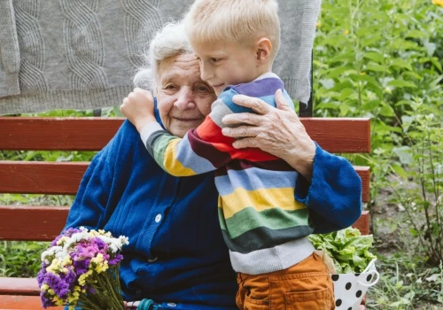 Będzie 800+ dla seniorów? Rekompensata za wychowanie potomstwa rozważana przez posłów