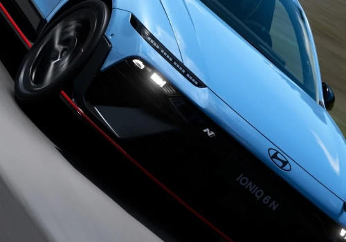 Gran Turismo 7 z kolejną aktualizacją. Kilka nowych aut oraz tor wyścigowy!