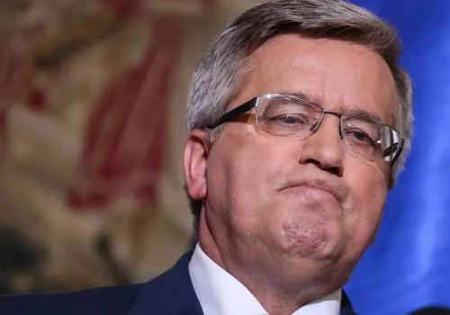 Komorowski i jego marzenie w sprawie cen paliw. Kierowcy... płaciliby drożej!