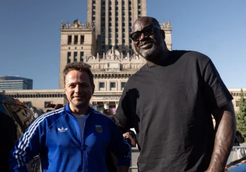 Shaquille O’Neal w Warszawie. Legenda NBA pojawiła się pod Pałacem Kultury