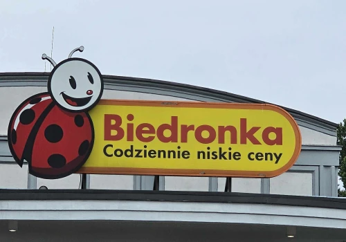Od poniedziałku wielka promocja na znicze w Biedronce. Przed 1 listopada mogą ruszyć zakupy na zapas