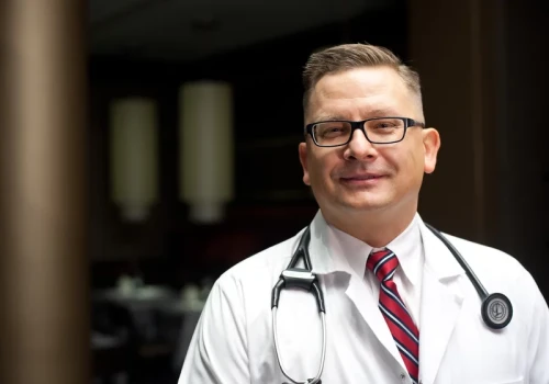 Nie wystarczy obniżyć cholesterol. Prof. Krzysztof Chlebus: „Trzeba działać na dwa fronty”