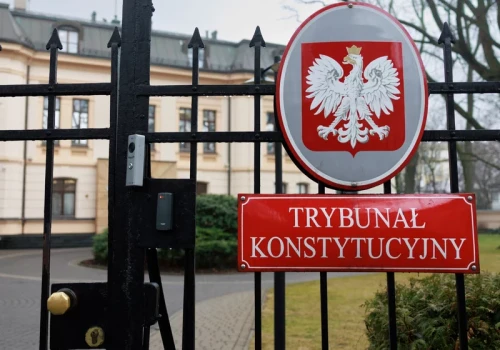 Nawrocki udaje się poza Polskę z wizytą, co z sędzią TK? „Prezydent ma wręcz obowiązek”