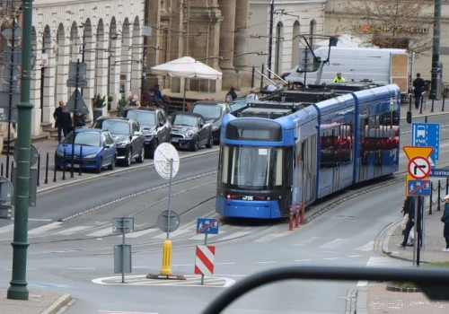 Zmiany weszły w życie. Tak od dziś kursuje komunikacja miejska