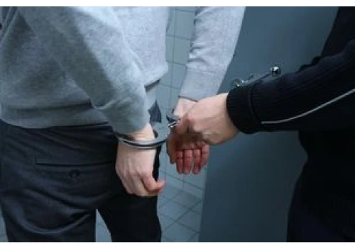 4 kilogramy narkotyków w mieszkaniu 38-latka ze Zgierza. Mężczyzna odpowie za uprawę marihuany