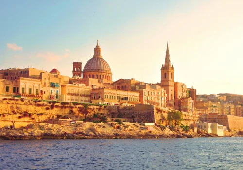 Malta na weekend za 649 PLN 👙♨️🌊 Loty i noc w ⭐⭐⭐⭐ hotelu z krytym basenem
