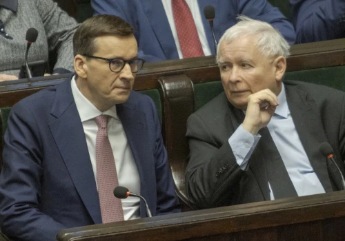 Są nowe wieści o śledztwie w sprawie Mateusza Morawieckiego. Jarosław Kaczyński na c…