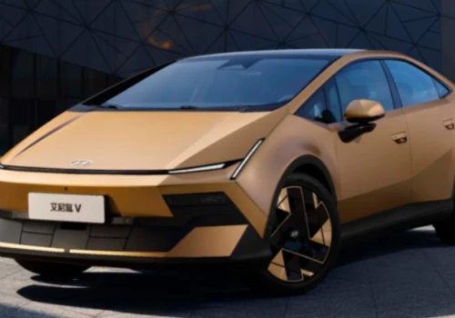 Hyundai Ioniq V za mniej niż 64 tys. zł. Tania wersja ma spory haczyk