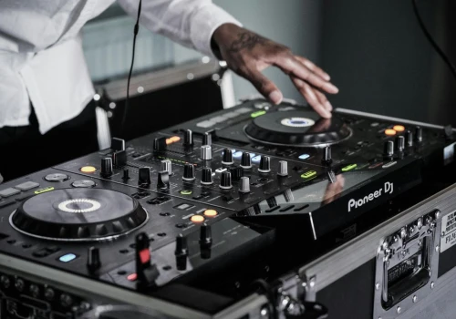 Dlaczego każdy jest dziś DJ-em? Boom na muzykę elektroniczną