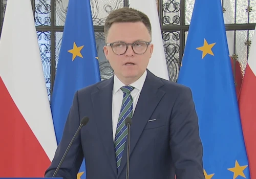 Hołownia patrzy i nie wierzy, TAKIEGO sondażu jeszcze nie było! „Wyniki szalenie niekorzystne”
