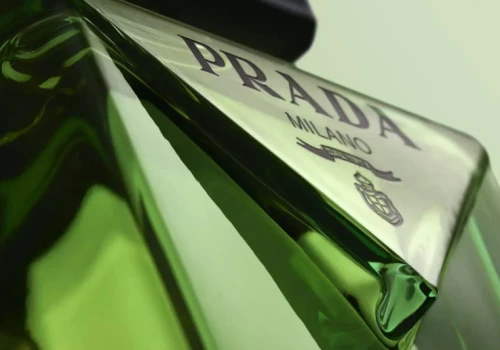 Te perfumy Prady zachwyciły świat designu. Chodzi o pudełko - zagadkę