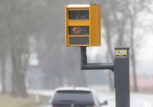 Ignorowanie mandatu z fotoradaru nic nie da. Działa tu fikcja doręczenia
