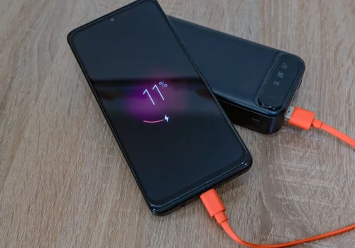 To prawdziwy pożeracz energii w telefonie. Da się to jednak wyłączyć