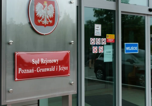 Fałszywy dyplom psychologa i 71 tys. zł szkody. Sąd dla Rynku Zdrowia: Hałajczak jest niekarany
