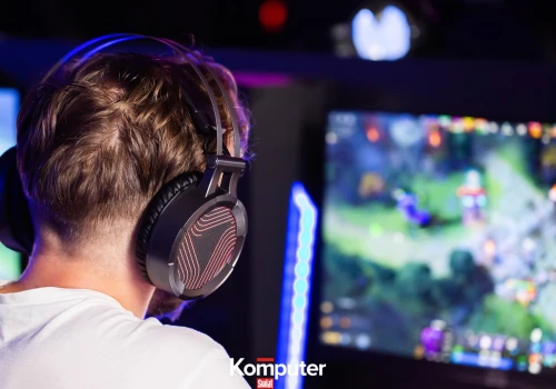 Warcraft 3, Galactic Racer, Orbitals, Well Dweller, te gry skradły nam czas
