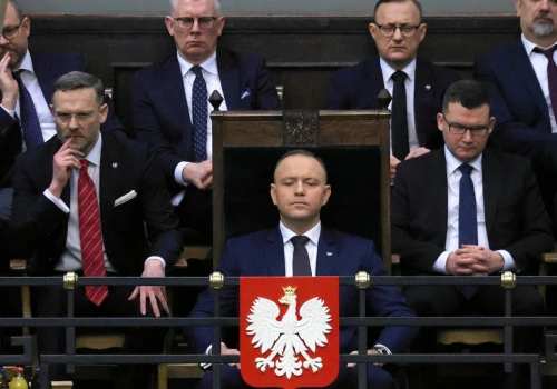 Neosędziowie, alkohol i podatki. Posłowie będą się spierać, na końcu i tak może czekać weto