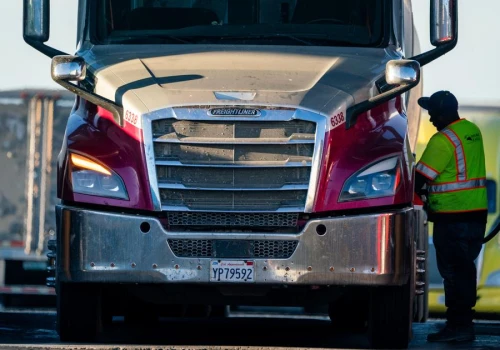 Trump znosi podatek na czerwony diesel. Kierowcy mają oszczędzać ponad 100 USD na tankowaniu