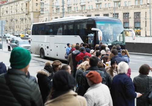 Ukraińcy biorą walizki i wyjeżdżają z Polski. Po powrocie będą mieć problem