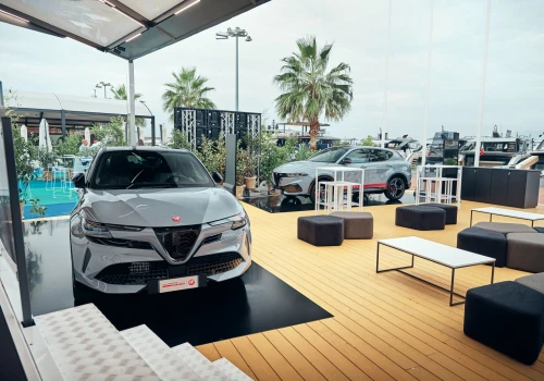 Alfa Romeo na targach w Genui. Edizione Luna Rossa i wyjątkowa Giulia