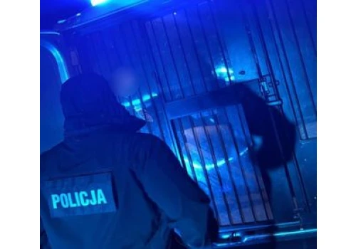 35-latek zaatakował policjantów w Kluczborku. Interwencja zakończyła się zatrzymaniem