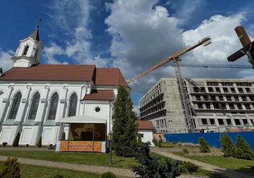 Barbarzyńca! Łukaszenka kazał zburzyć cmentarz katolicki w centrum Mińska