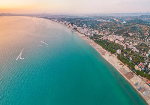 Sylwester na wypasie w Albanii za 1769 PLN 🌤️👙♨️ 5* hotel, 3 posiłki dziennie i loty 🍸😍