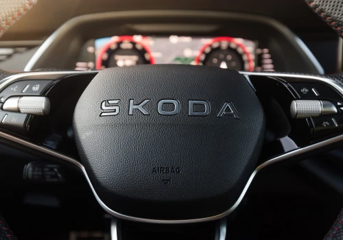 Octavia z nowym napędem! Skoda w końcu postawiła na klasyczną hybrydę
