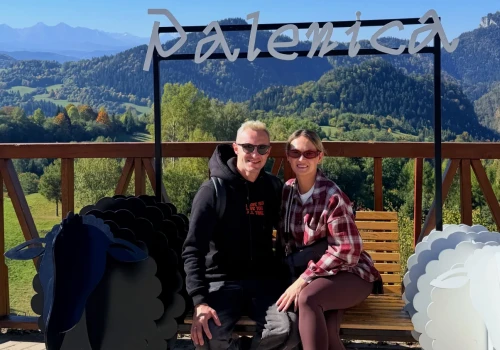 Kuba Urbański z Playboys wybrał się z żoną w góry. Pokazał rodzinne chwile