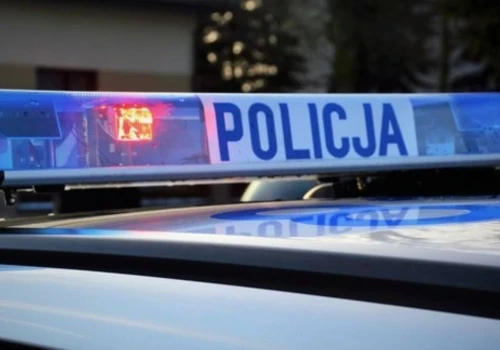Alarm dla policjantów po śmierci 73-latki. Trwa obława za synem kobiety