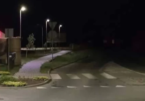 Słońce pracuje tu także po zmroku – małe lampy, wielka różnica