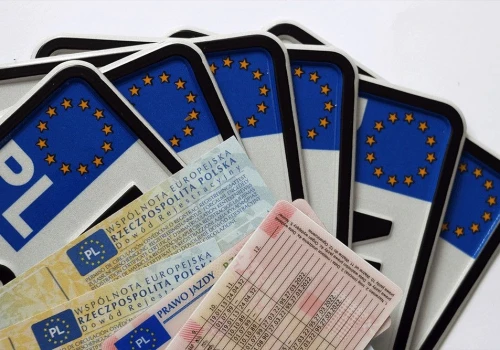 Koniec ze staniem w wielogodzinnej kolejce? Samochód zarejestrujemy przez mObywatela