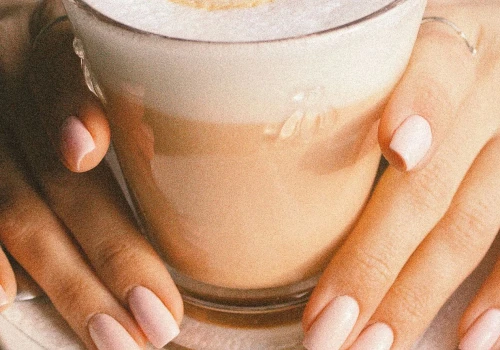 Waniliowe paznokcie będą hitem jesieni 2026. Ten manicure pokochały minimalistki