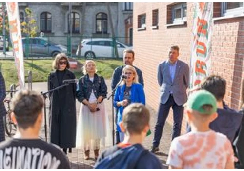 Toruń. Uczniowie zaprojektowali herb Podgórza. Odsłonięto niezwykły mural
