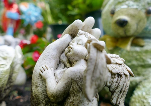 Obchody Dnia Dziecka Utraconego w Sanktuarium Bożego Miłosierdzia w Łagiewnikach i na Cmentarzu Komunalnym Podgórki Tynieckie