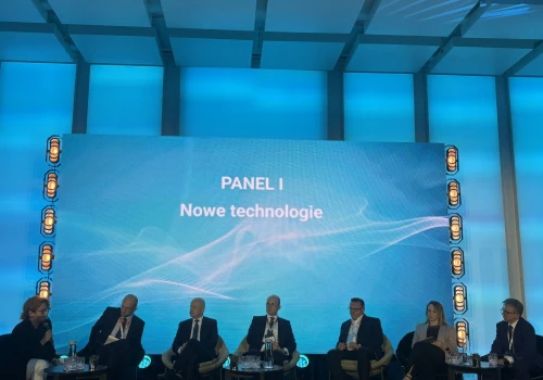 Aplikacja do prądu w telefonie. Ułatwienie, konieczność czy inwigilacja?