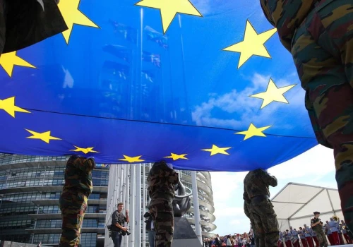 UE rzuca miliony na zbrojeniowe innowacje. Przegłosowano błyskawiczną ścieżkę dla start-upów