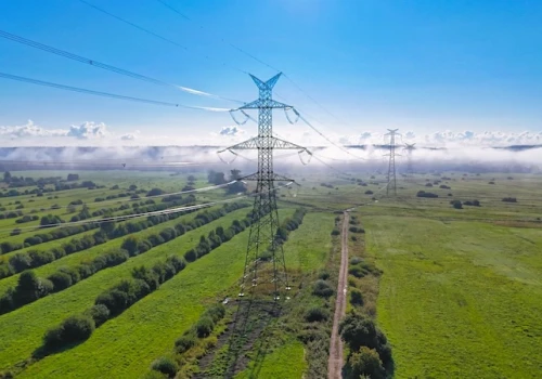 Polska sieć energetyczna pod presją fali przyłączeń, ostrzega wykonawca