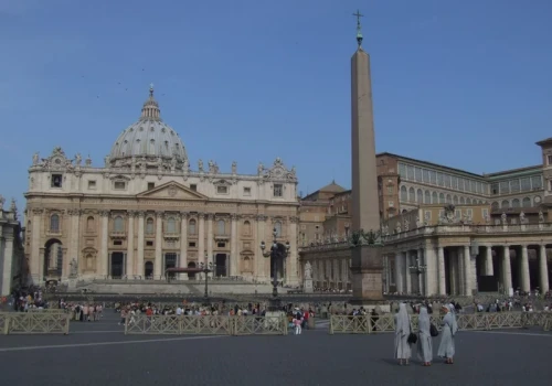 Watykan: Nowe decyzje służące ochronie małoletnich