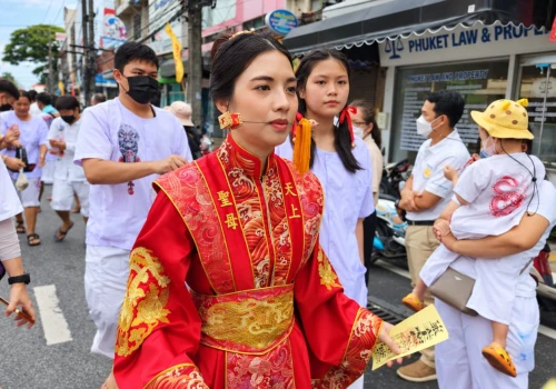 Phuket Vegetarian Festival 2026. Dziewięć dni rytuałów, procesji i tradycji, których nie zobaczysz nigdzie indziej