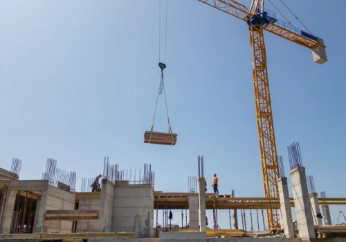 Budynek bezemisyjny nie oznacza braku kosztów. Jak będą drożeć mieszkania do 2030 roku