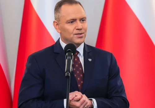 Nawrocki zwleka z ważną decyzją. Prof. Zoll: Tego nie da się wytłumaczyć